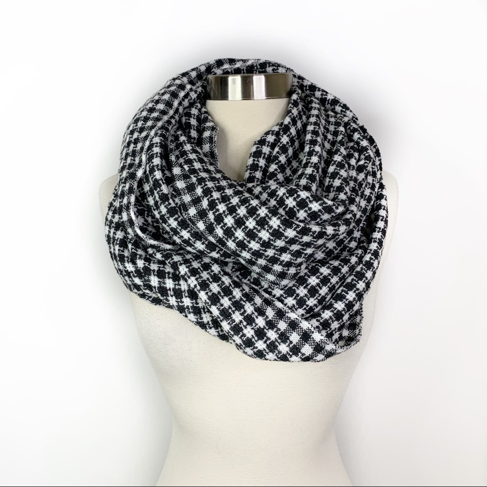 Stitch Fix Infinity Scarf black and white - Picture 5 of 6